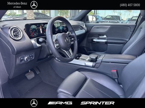Used 2022 Mercedes-Benz GLB 250 4MATIC image 11