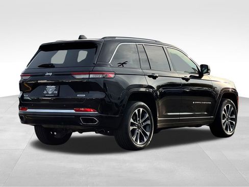 Used 2023 Jeep Grand Cherokee Overland w/ Luxury Tech Group IV AWD/4WD image 7