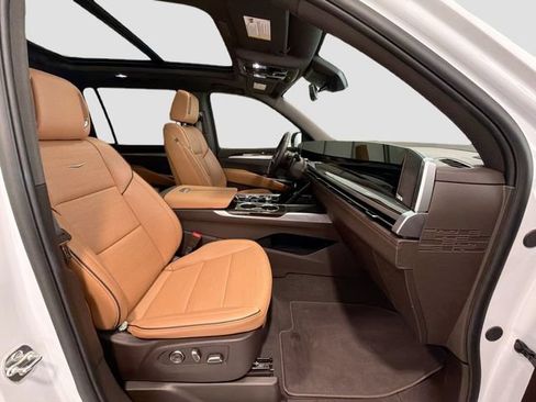 Certified 2026 Cadillac Escalade ESV Luxury AWD/4WD image 27