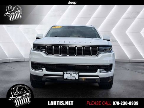 Used 2022 Jeep Wagoneer Series III w/ Premium Group I image 2
