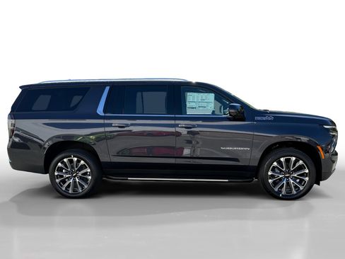 New 2025 Chevrolet Suburban High Country w/ Sun And Tow Package image 6
