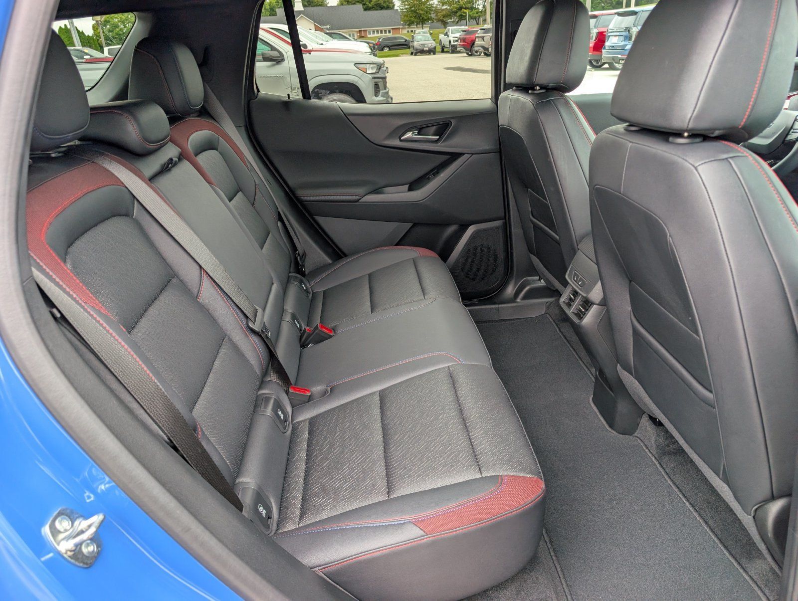 Used 2025 Chevrolet Equinox RS w/ Safety and Technology Package AWD/4WD image 13