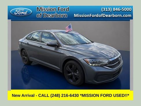 Used 2022 Volkswagen Jetta SE w/ Panoramic Sunroof Package FWD image 1