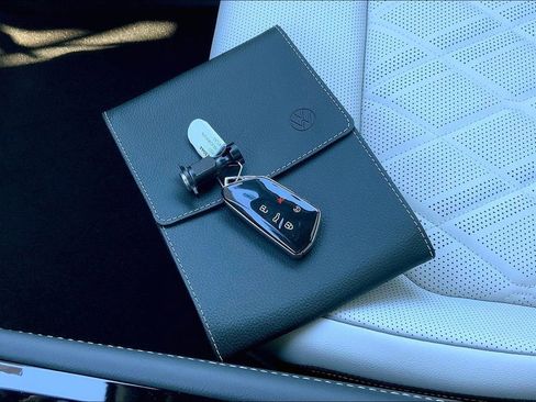 New 2025 Volkswagen Atlas Cross Sport SEL Premium R-Line image 34