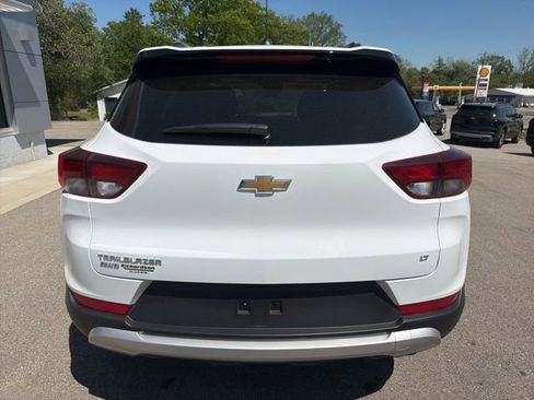 Used 2025 Chevrolet TrailBlazer LT AWD/4WD image 4