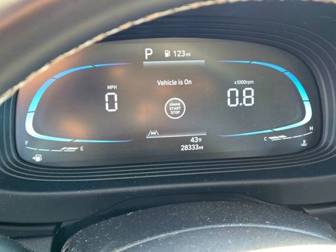 Certified 2023 Hyundai Venue Limited w/ Cargo Package image 11