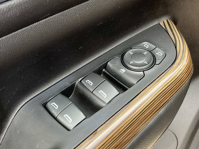 Used 2023 GMC Acadia SLE FWD image 28