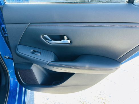 Used 2024 Nissan Sentra SR w/ SR Premium Package image 30