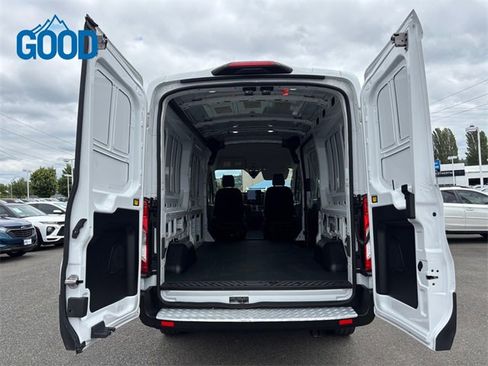 Used 2022 Ford E-Transit Medium Roof image 23