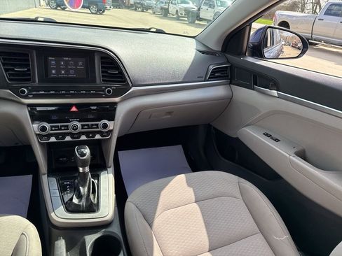 Used 2020 Hyundai Elantra SE image 11