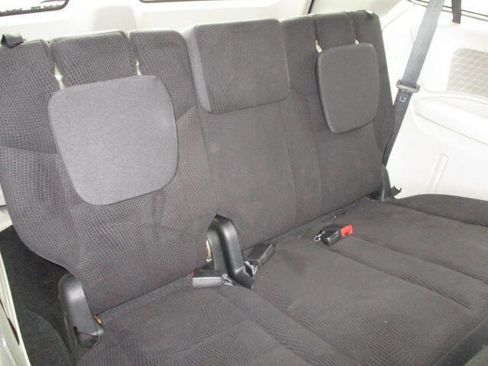 Used 2018 Dodge Grand Caravan SE w/ UConnect Hands-Free Group image 22