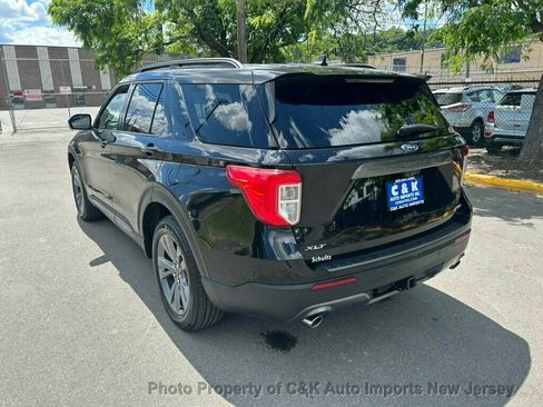 Used 2023 Ford Explorer XLT w/ Equipment Group 202A AWD/4WD image 15