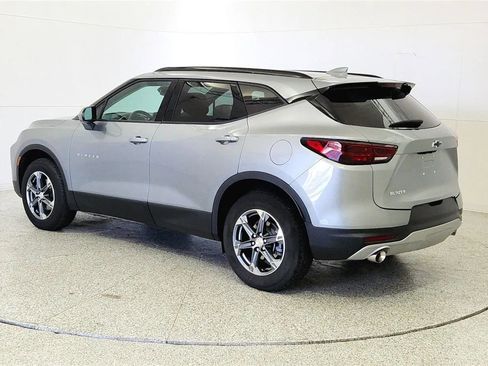 Used 2024 Chevrolet Blazer LT w/ Convenience Package FWD image 5