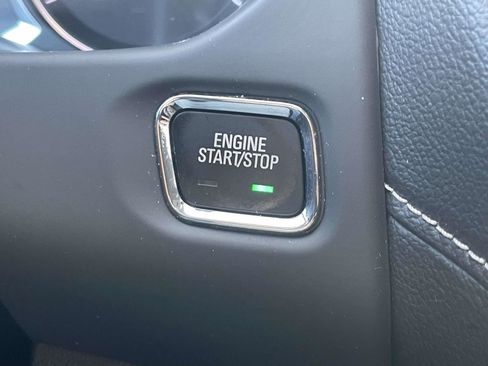 Used 2023 GMC Acadia SLE w/ Driver Convenience Package image 12