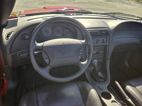Used 2001 Ford Mustang GT image 40