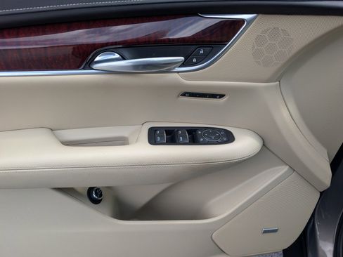 Used 2019 Cadillac XT5 Luxury image 19