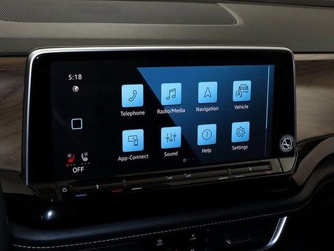 Used 2024 Volkswagen Atlas SE image 18