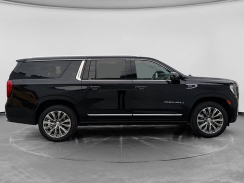 Used 2021 GMC Yukon XL Denali w/ Denali Premium Package AWD/4WD image 2