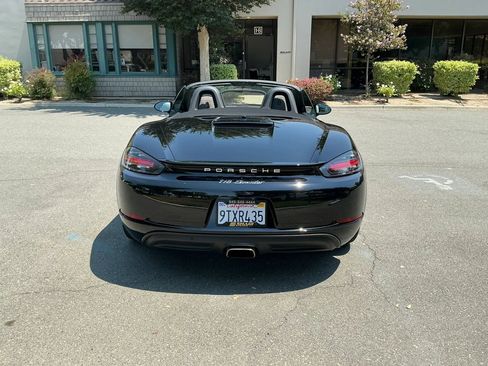 Used 2022 Porsche 718 Boxster image 4