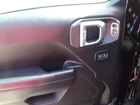 Used 2023 Jeep Wrangler Unlimited Sahara image 16