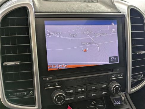 Used 2017 Porsche Cayenne S AWD/4WD image 18