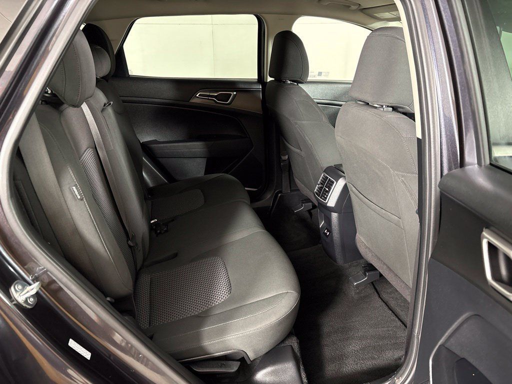 Used 2026 Kia Sportage LX FWD image 19
