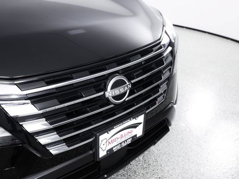 Used 2026 Nissan Rogue SV AWD/4WD image 4