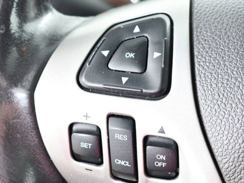 Used 2013 Ford Taurus Limited FWD image 30
