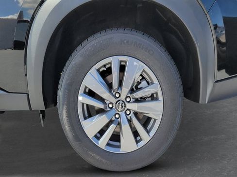 New 2025 Nissan Pathfinder SV image 12