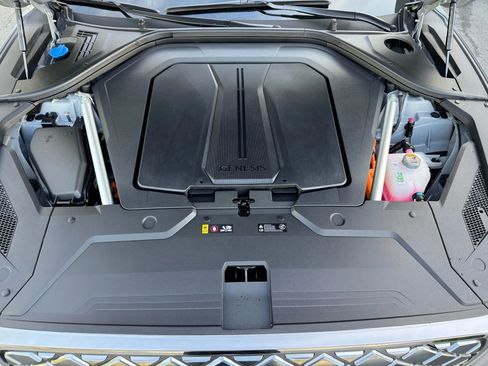 Used 2024 Genesis Electrified GV70 image 46