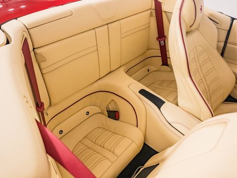 Used 2015 Ferrari California T RWD image 47