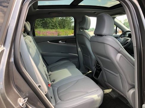 Used 2022 Lincoln Nautilus Reserve w/ Monochromatic Package image 31