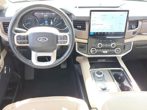 Used 2024 Ford Expedition Limited AWD/4WD image 11
