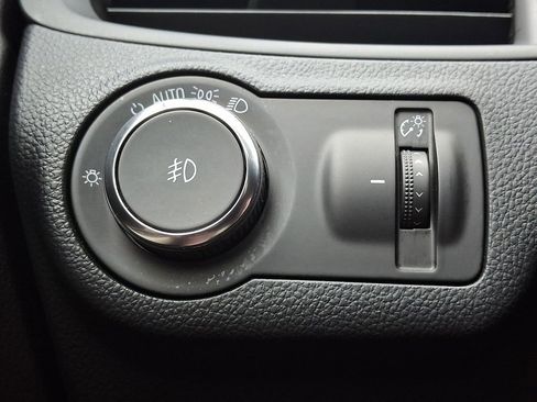 Used 2020 Buick Envision Essence AWD/4WD image 24
