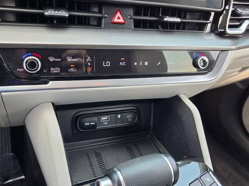 Used 2024 Kia Sportage EX FWD image 22