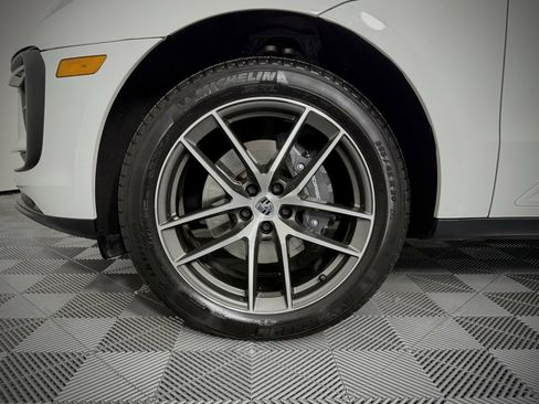 Used 2024 Porsche Macan image 13