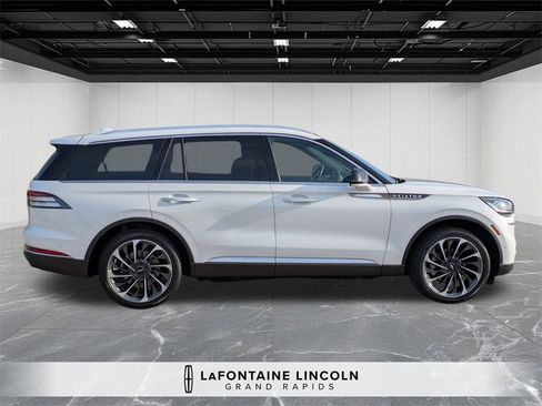 Certified 2024 Lincoln Aviator Reserve w/ Equipment Group 201A image 6