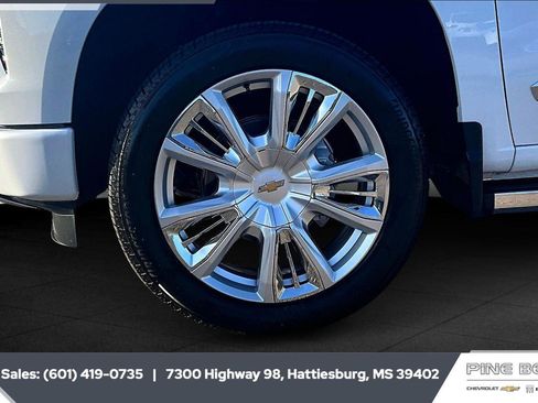 New 2026 Chevrolet Silverado 1500 High Country AWD/4WD image 8