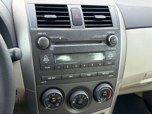 Used 2011 Toyota Corolla LE FWD image 18