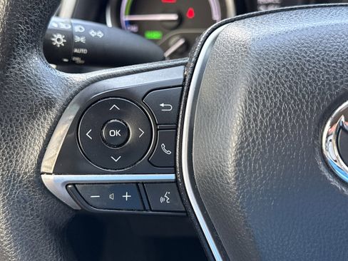 Used 2022 Toyota Camry LE image 18