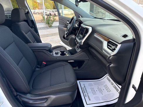 Used 2023 GMC Acadia SLE w/ Driver Convenience Package FWD image 29