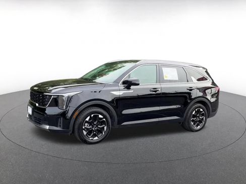 Used 2024 Kia Sorento S FWD image 8