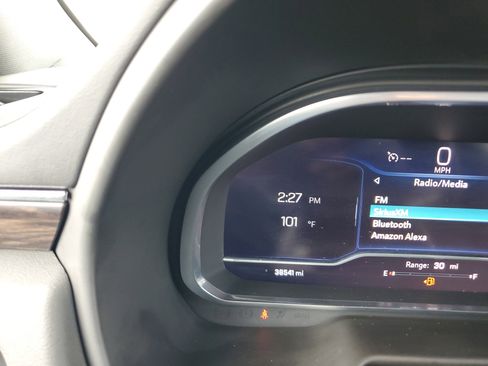 Used 2023 Chevrolet Suburban Z71 w/ Luxury Package image 34