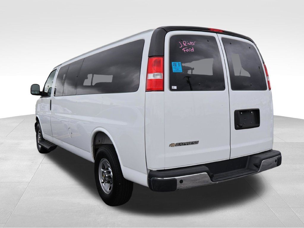 Used 2025 Chevrolet Express 3500 LT w/ LT Preferred Equipment Group RWD image 24