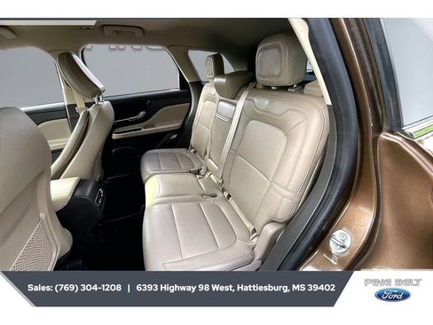 Used 2022 Lincoln Corsair FWD image 19