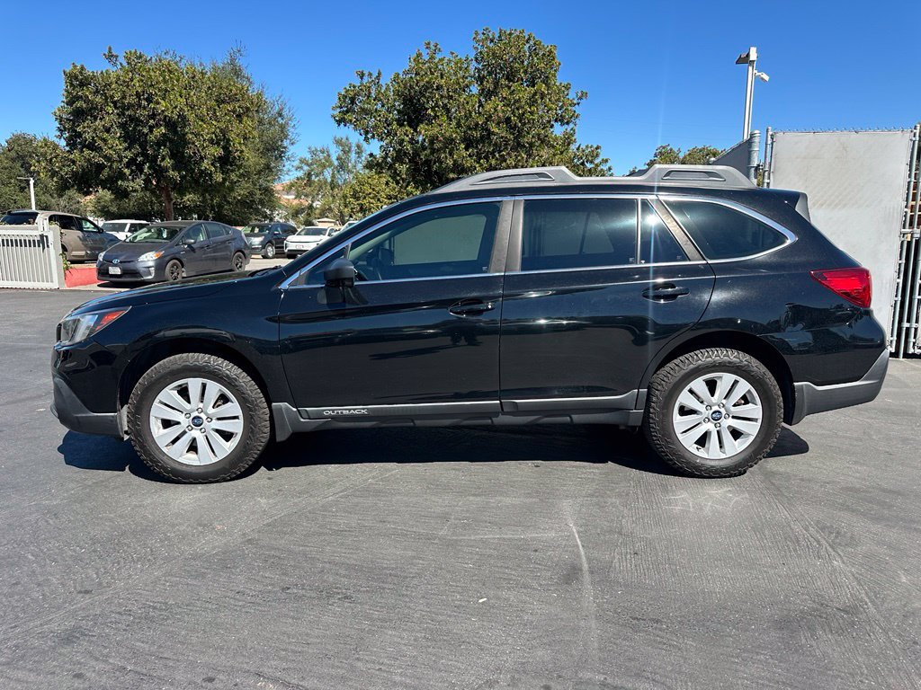 Used 2019 Subaru Outback 2.5i AWD/4WD image 2