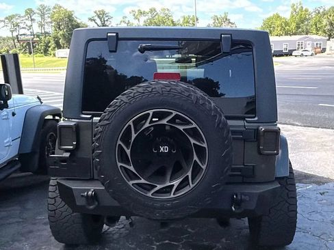 Used 2016 Jeep Wrangler Unlimited Sahara w/ Max Tow Package AWD/4WD image 5