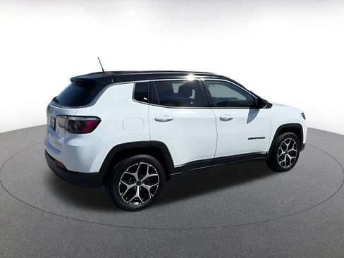 Used 2025 Jeep Compass Limited AWD/4WD image 12