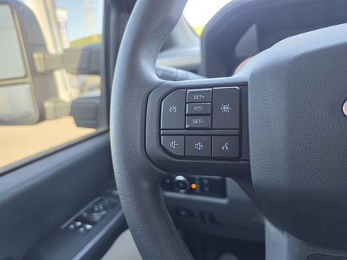 Used 2023 Ford F550 4x4 Regular Cab Super Duty w/ XLT Value Package image 21