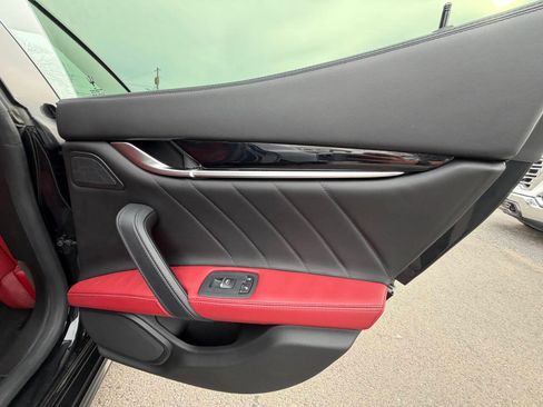 Used 2021 Maserati Ghibli S RWD image 18